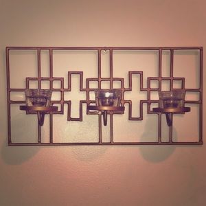 Tea light candle holder